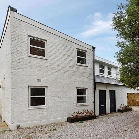 Amazing 3 Bed Interior Designed House With Garden - 114 The Hervey Лондон Экстерьер фото