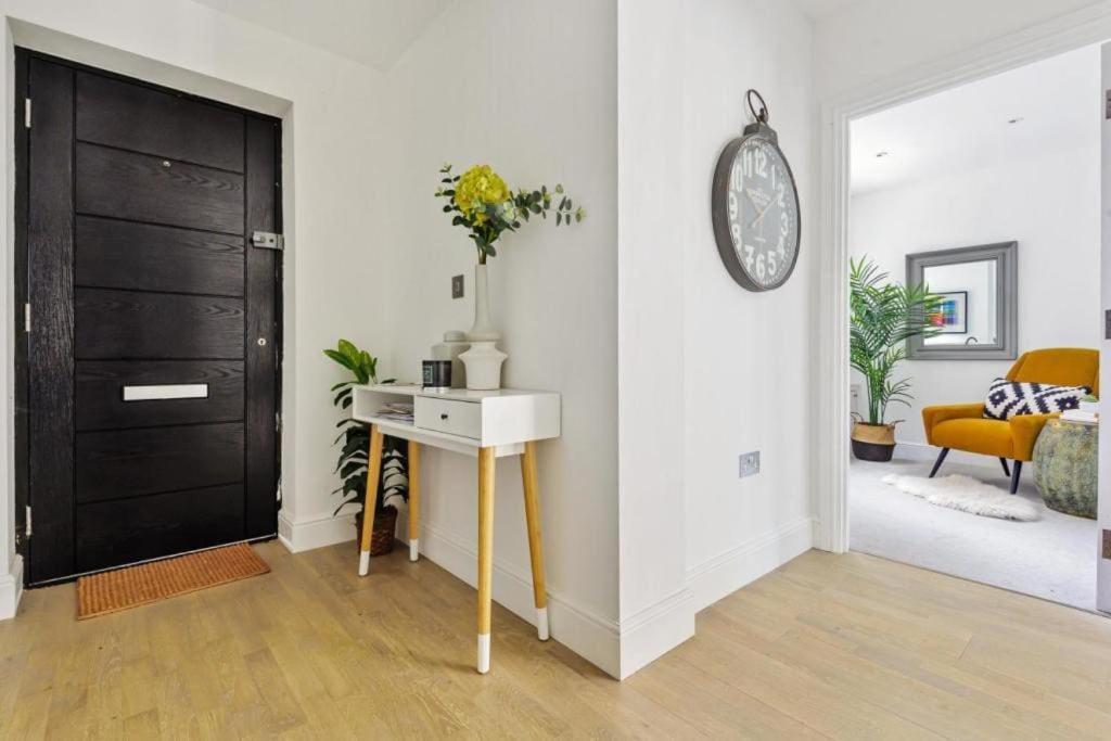 Amazing 3 Bed Interior Designed House With Garden - 114 The Hervey Лондон Экстерьер фото